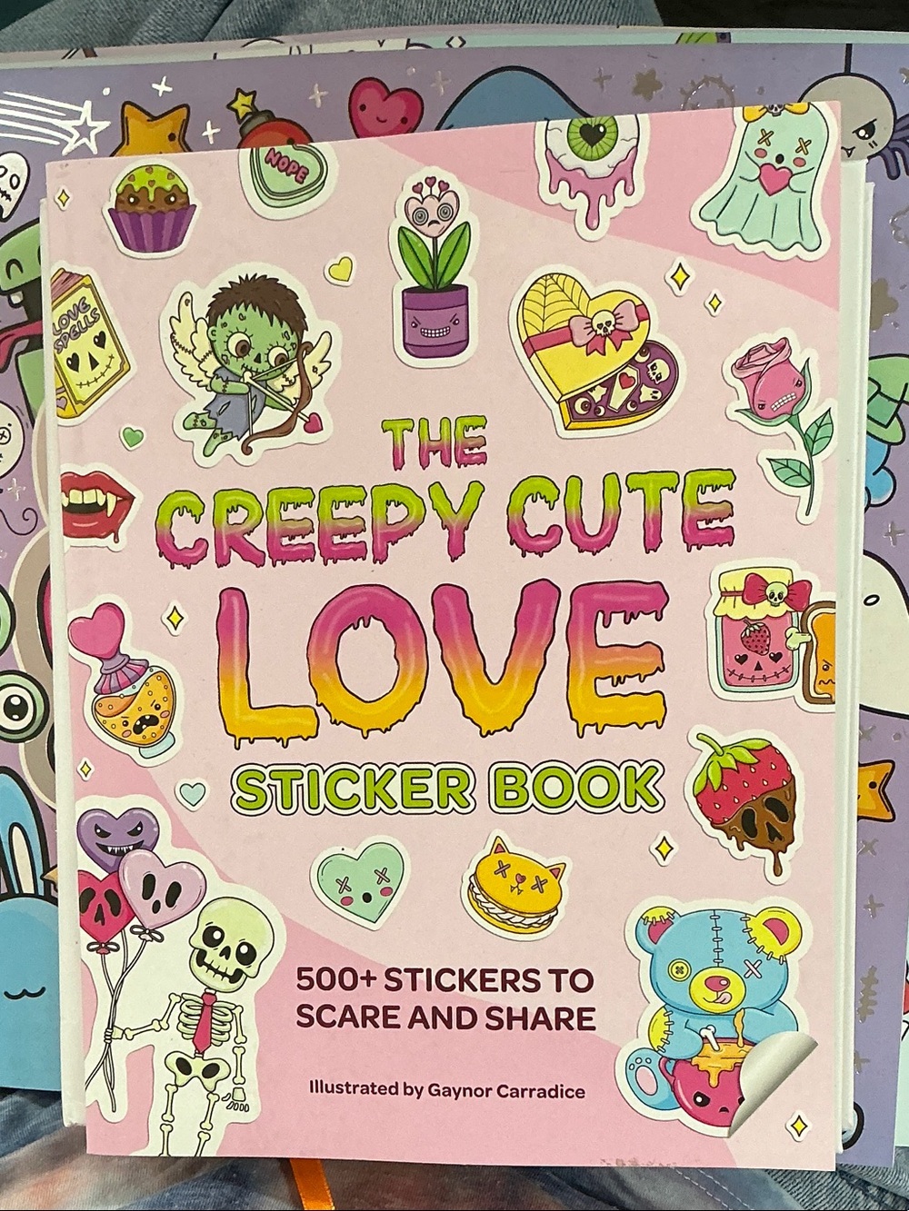 The Creepy Cute Love Sticker Book - Pink